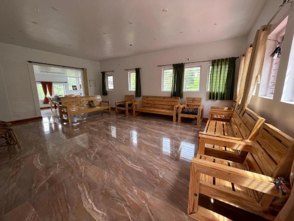 Hill Park Hotell Ooty Exteriör bild